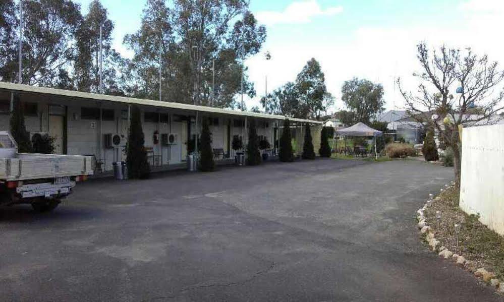 Donald Riverside Motel Luaran gambar